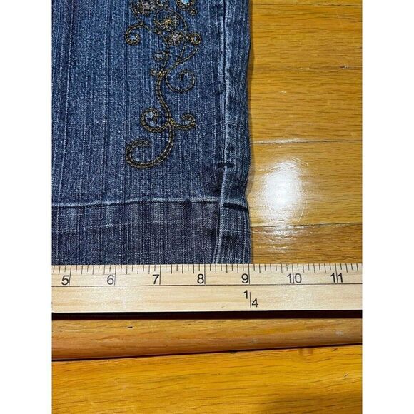 Sag Harbor Jeans Womens 14 Blue Capri Straight Mid Rise Embroidered Denim Boho - Picture 6 of 7